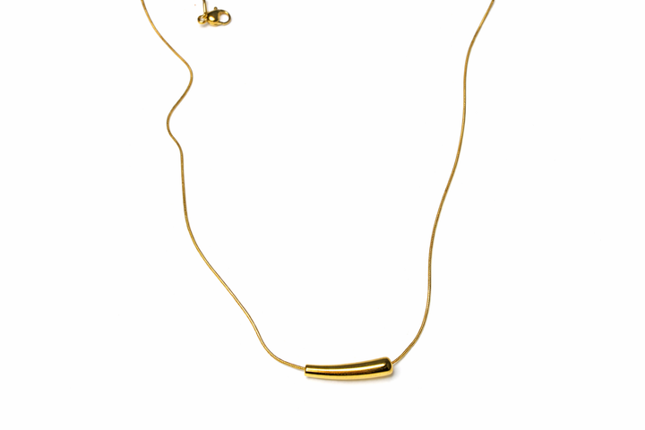 The Essence Curved Bar Necklace