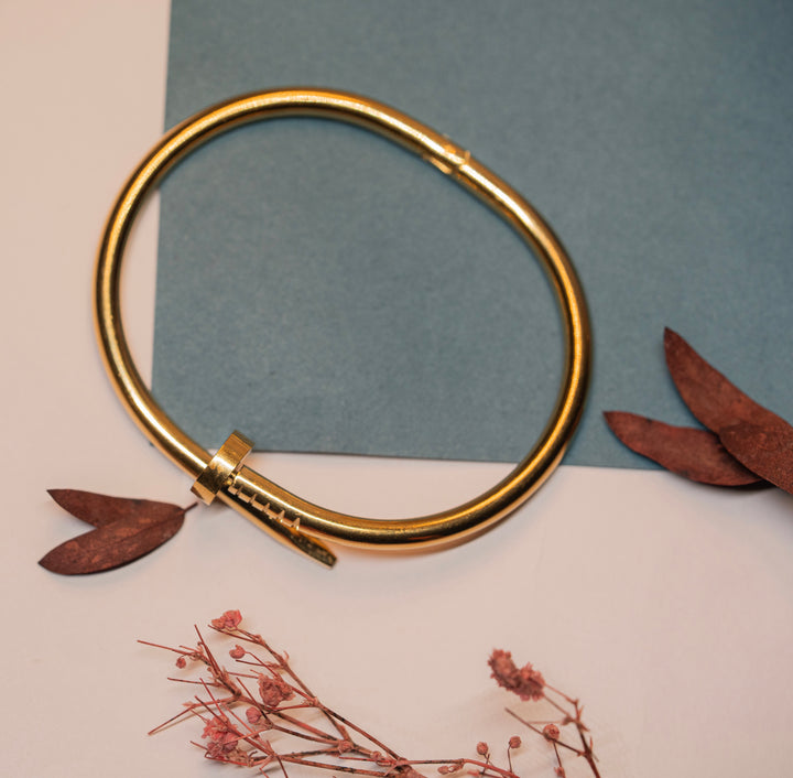 Nail bracelet