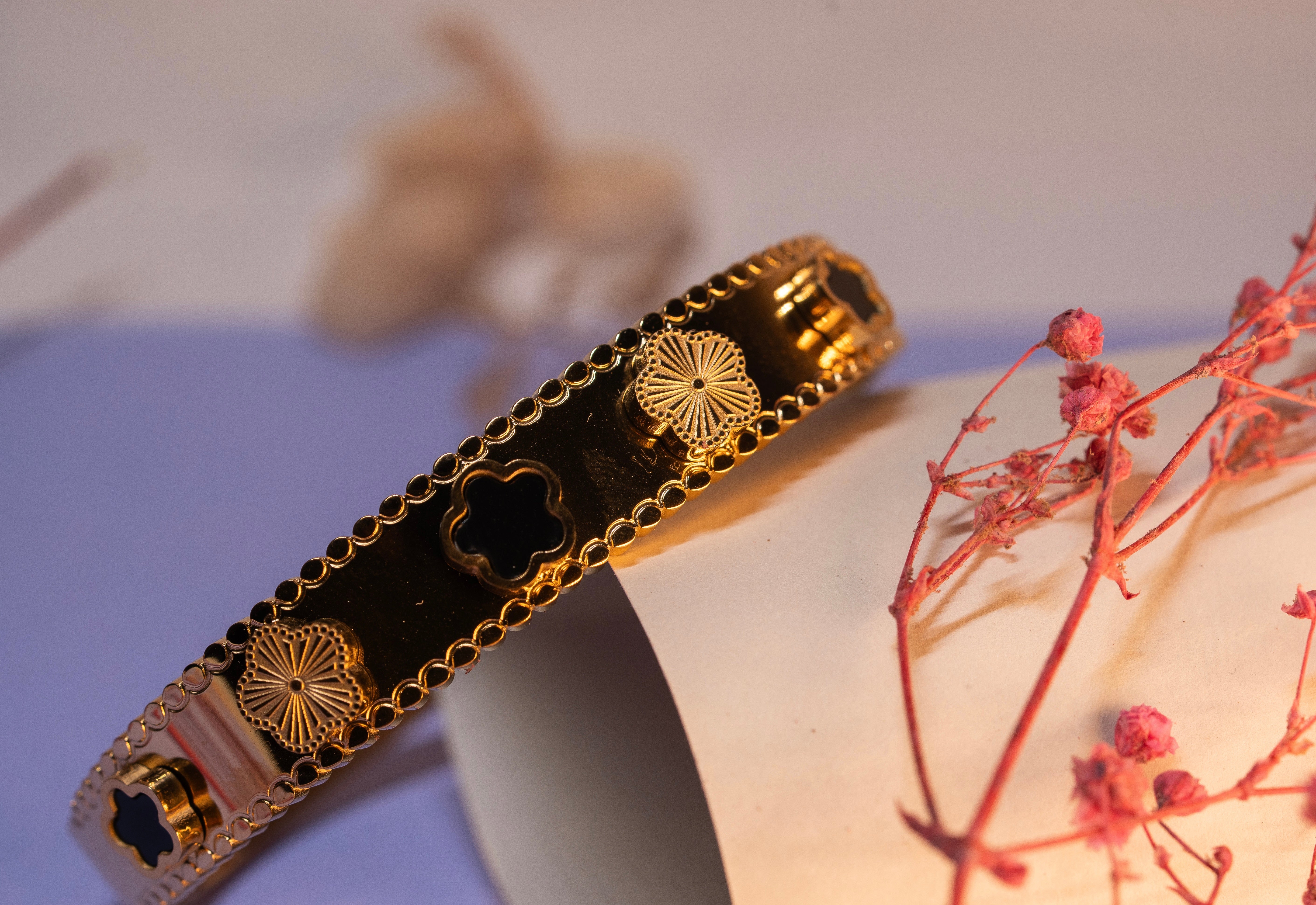 The Midnight Clover bracelet