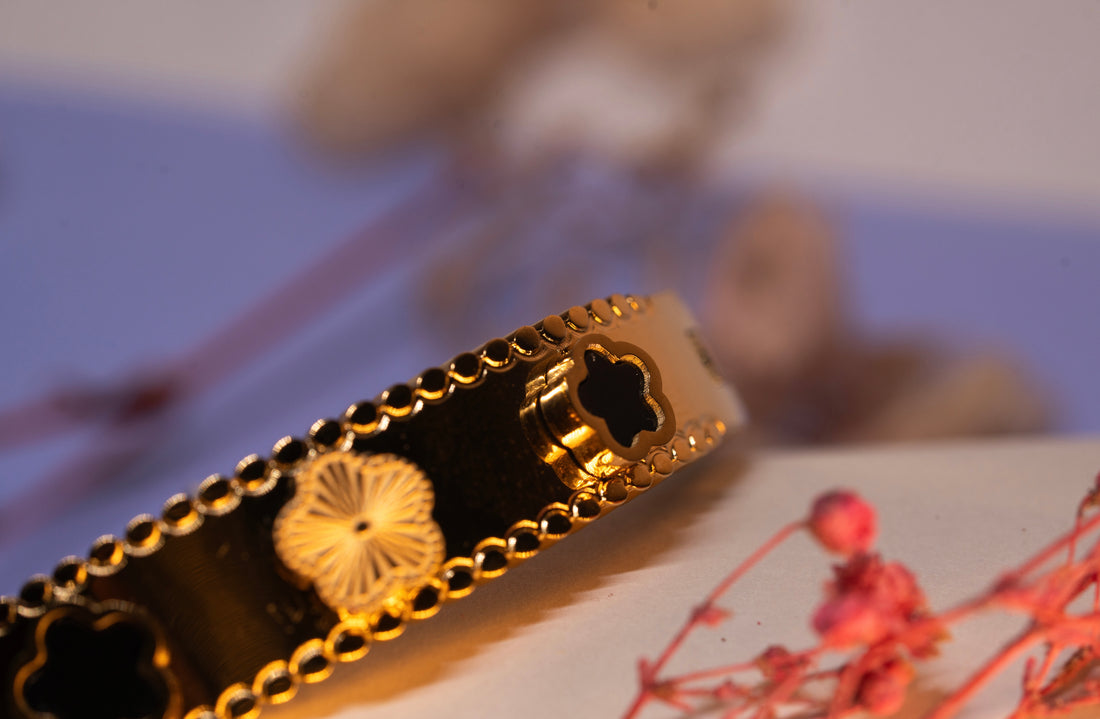 The Midnight Clover bracelet