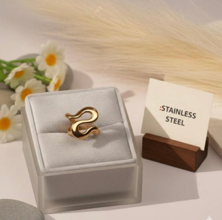 Squiggle Ring