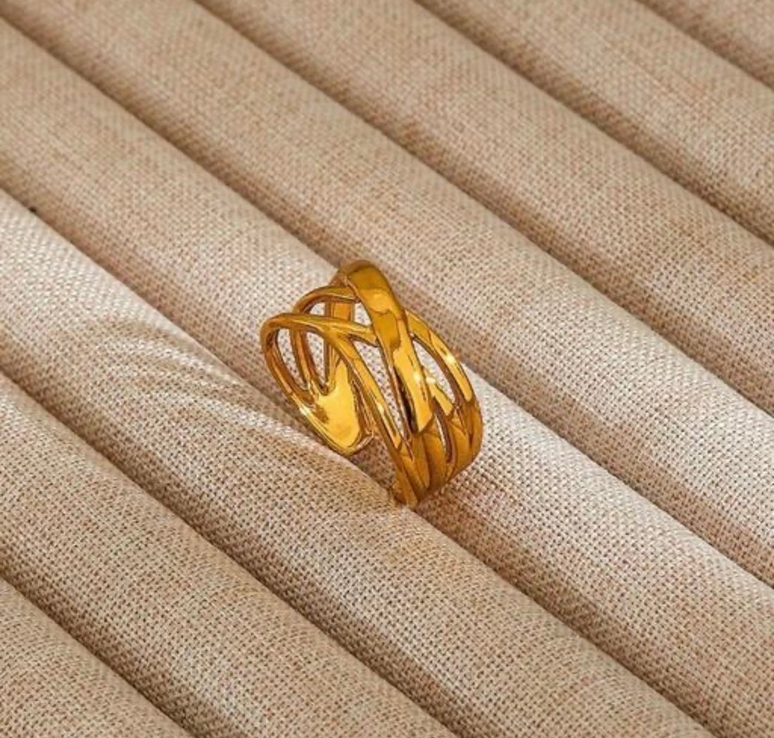 Crossover Statement Ring