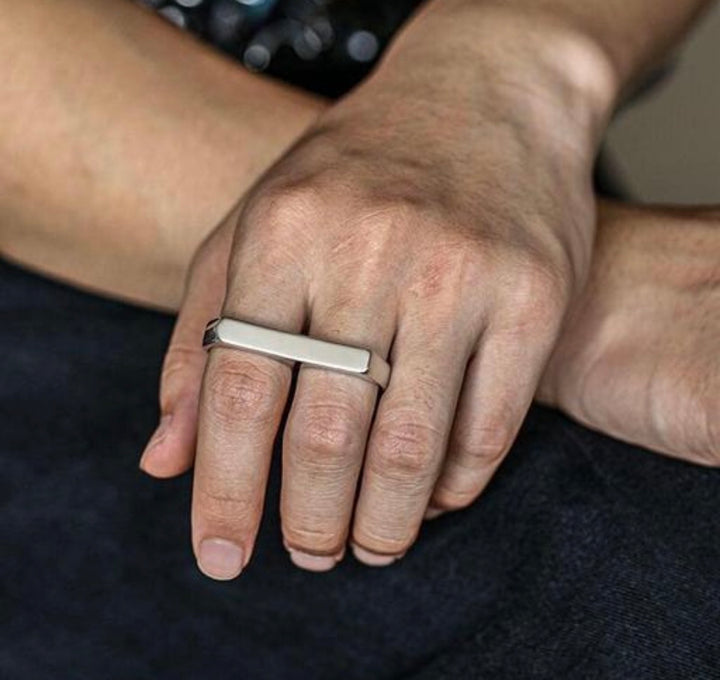 Two-Finger Bar Ring