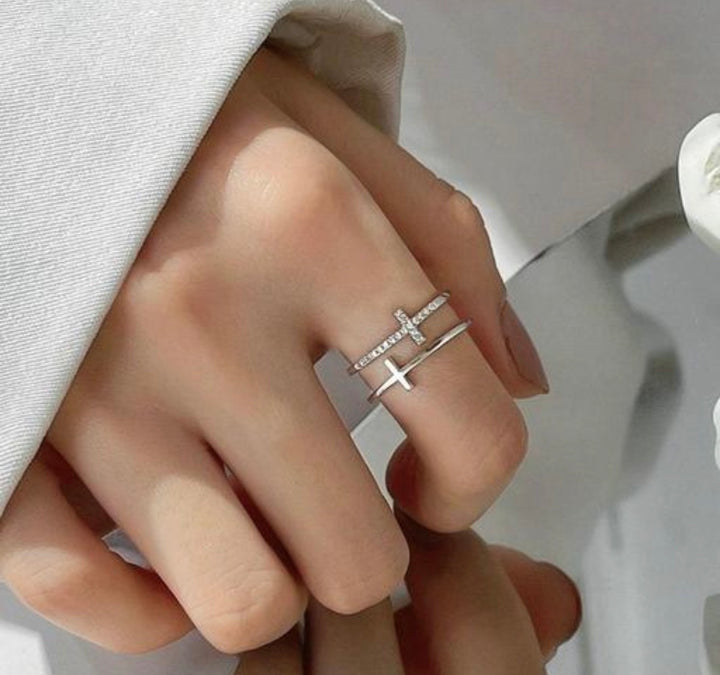 Criss-Cross Ring